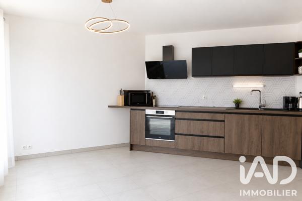 Appartement à vendre 2 pièces 47 m² Le Puy-Sainte-Réparade