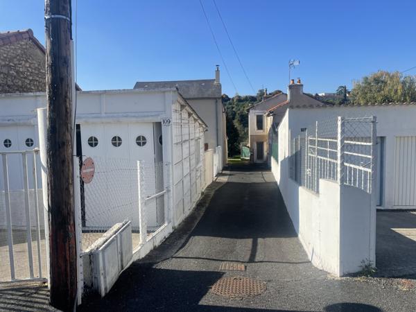 Poitiers (86000) MAISON 71 M2 A RENOVER AVEC JARDIN 300 M2 ET APPENTI