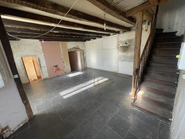 Poitiers (86000) MAISON 71 M2 A RENOVER AVEC JARDIN 300 M2 ET APPENTI