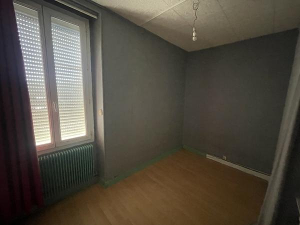 Poitiers (86000) MAISON 71 M2 A RENOVER AVEC JARDIN 300 M2 ET APPENTI