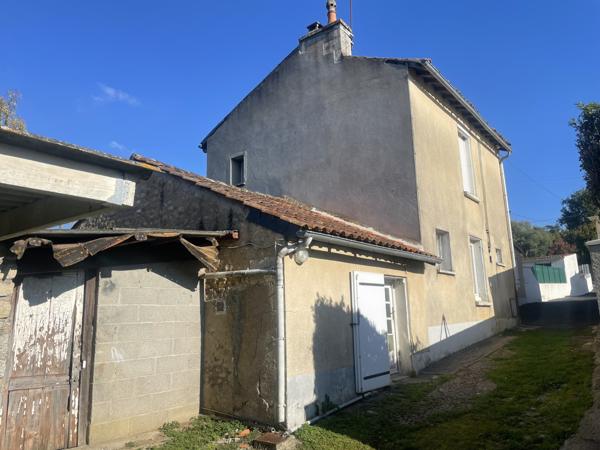 Poitiers (86000) MAISON 71 M2 A RENOVER AVEC JARDIN 300 M2 ET APPENTI