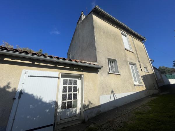 Poitiers (86000) MAISON 71 M2 A RENOVER AVEC JARDIN 300 M2 ET APPENTI