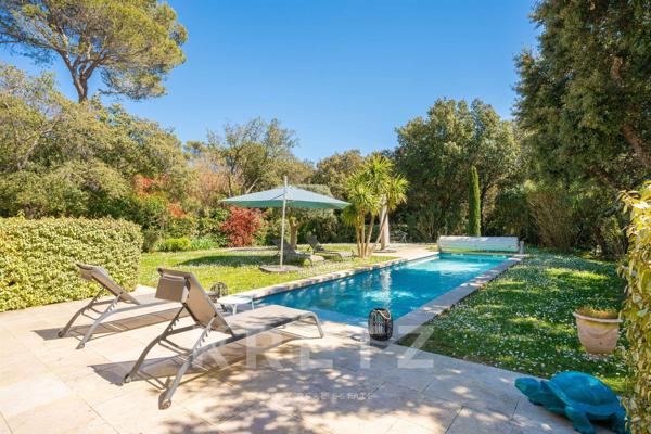 Maison avec piscine Saint-Marc-Jaumegarde