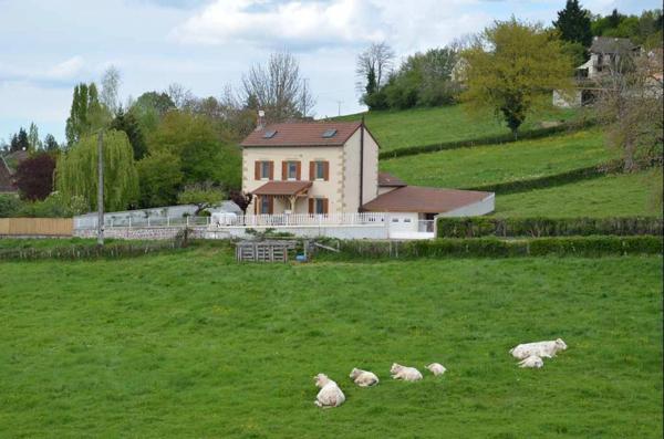 Dpt Saône et Loire (71), à vendre LA CLAYETTE PROCHE - maison P4 de 102 m² - Terrain de 527 m² -