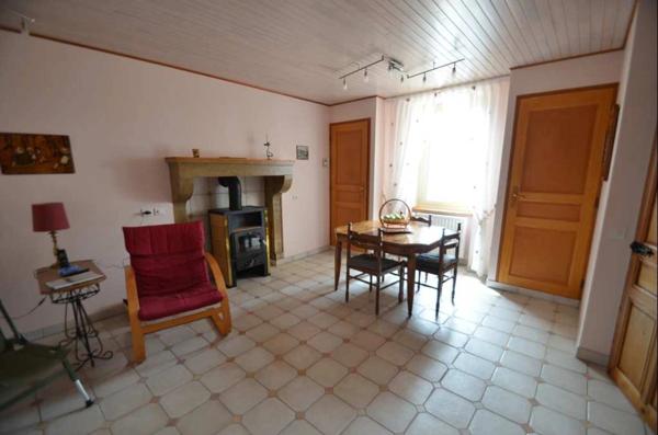 Dpt Saône et Loire (71), à vendre LA CLAYETTE PROCHE - maison P4 de 102 m² - Terrain de 527 m² -