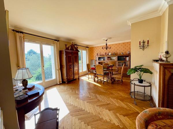 Maison L'Isle Jourdain 6 pièce(s) 143 m² avec garage et terrain de 1320 m²