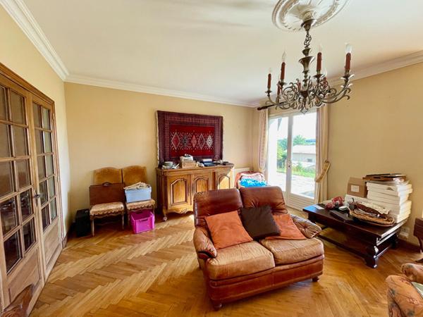 Maison L'Isle Jourdain 6 pièce(s) 143 m² avec garage et terrain de 1320 m²