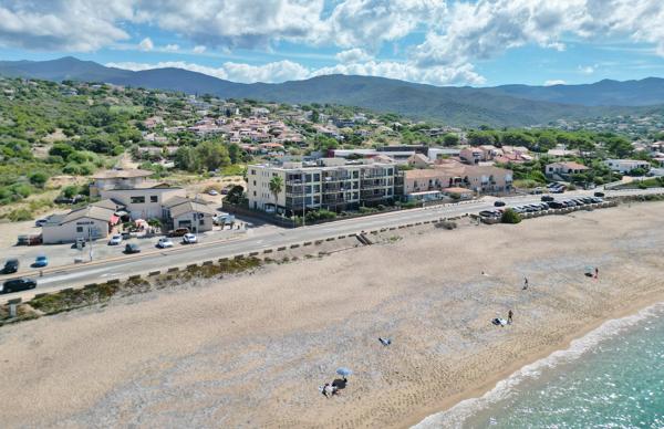 RIVE SUD Agosta Plage - Superbe T3 traversant vue mer + Garage Albitreccia (20128)