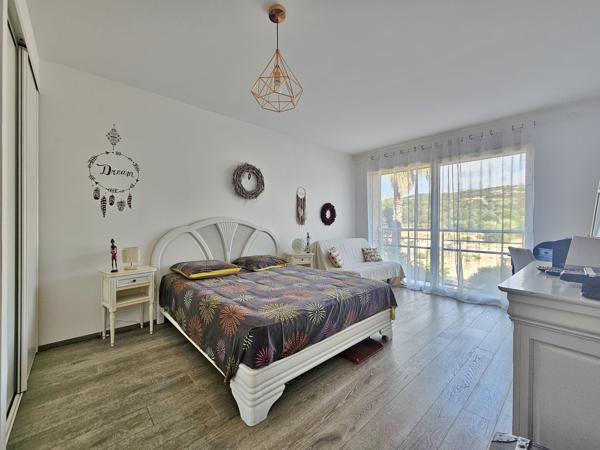 RIVE SUD Agosta Plage - Superbe T3 traversant vue mer + Garage Albitreccia (20128)