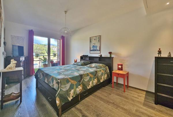 RIVE SUD Agosta Plage - Superbe T3 traversant vue mer + Garage Albitreccia (20128)