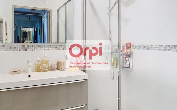 Appartement à vendre    3 pièces • 66,06 m2 Issy-les-Moulineaux