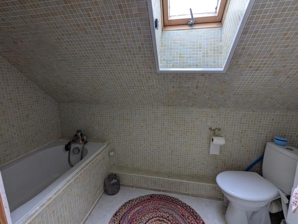 Maison à vendre 6 pièces sur MEAUDRE (38) sur 1840 m² de terrain avec 3 chambres et appartement en duplex (26 m²) avec terrasse + garage