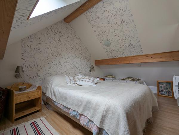 Maison à vendre 6 pièces sur MEAUDRE (38) sur 1840 m² de terrain avec 3 chambres et appartement en duplex (26 m²) avec terrasse + garage