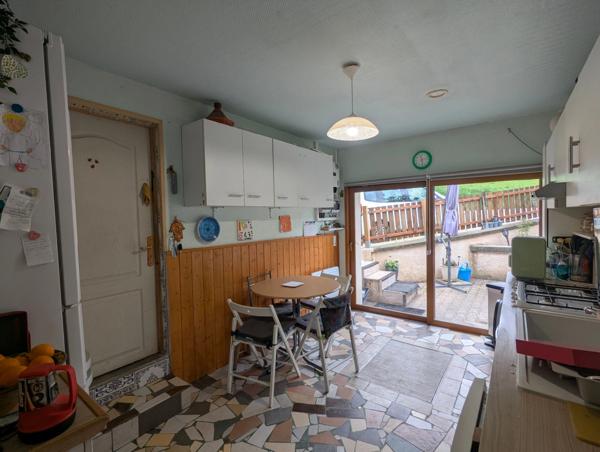 Maison à vendre 6 pièces sur MEAUDRE (38) sur 1840 m² de terrain avec 3 chambres et appartement en duplex (26 m²) avec terrasse + garage