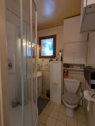 Maison à vendre 6 pièces sur MEAUDRE (38) sur 1840 m² de terrain avec 3 chambres et appartement en duplex (26 m²) avec terrasse + garage