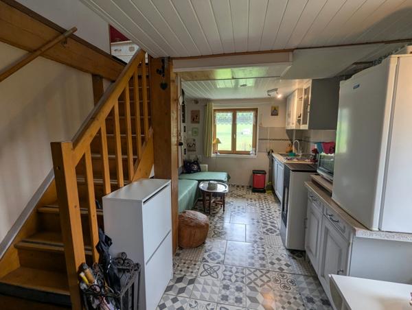 Maison à vendre 6 pièces sur MEAUDRE (38) sur 1840 m² de terrain avec 3 chambres et appartement en duplex (26 m²) avec terrasse + garage