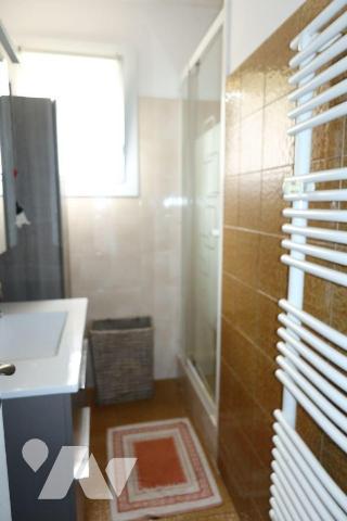 DAOULAS (29460) - Au calme dans quartier résidentiel, Maison sur un terrain de 1583 m² comprena...