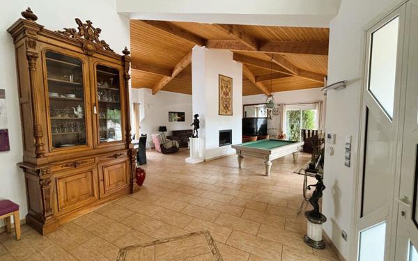 Maison à vendre    6 pièces • 254 m2 Tournefeuille