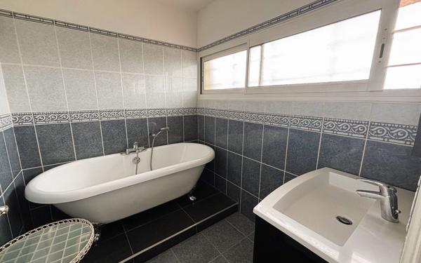 Maison à vendre    6 pièces • 254 m2 Tournefeuille