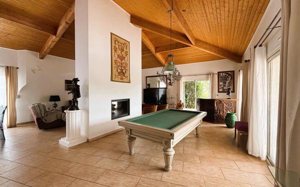 Maison à vendre    6 pièces • 254 m2 Tournefeuille