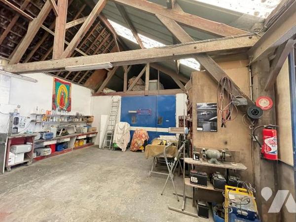 A VENDRE Ensemble immobilier comprenant; une maison de 87,43 M² et un garage de 575,87M²
Pour o...