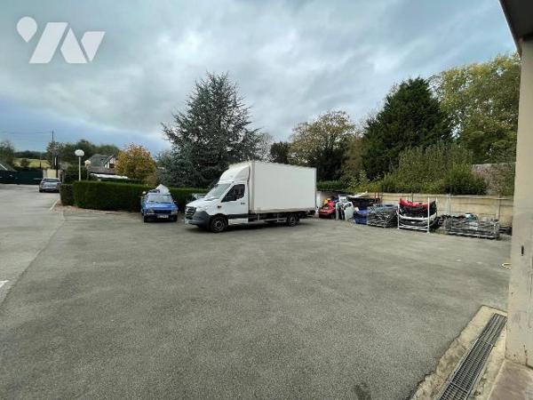 A VENDRE Ensemble immobilier comprenant; une maison de 87,43 M² et un garage de 575,87M²
Pour o...