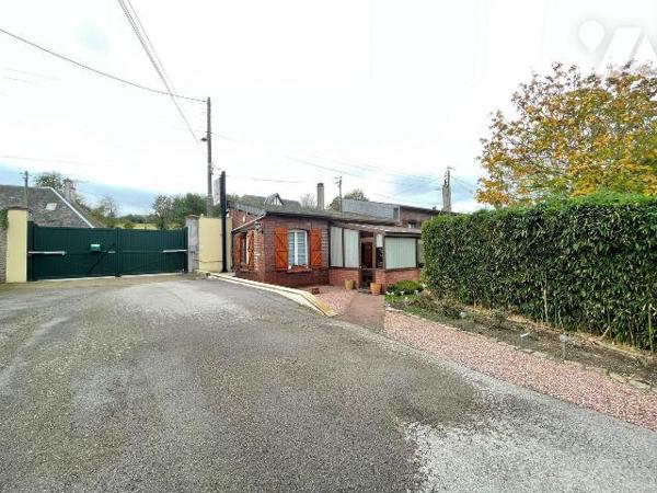 A VENDRE Ensemble immobilier comprenant; une maison de 87,43 M² et un garage de 575,87M²
Pour o...