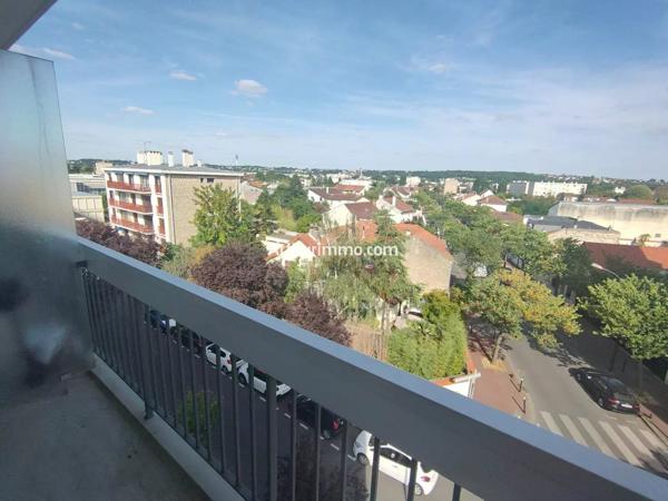 Location                                                      Appartement
                        
                     1 pièces                      15 m2                     à Saint-Maur-des-Fossés