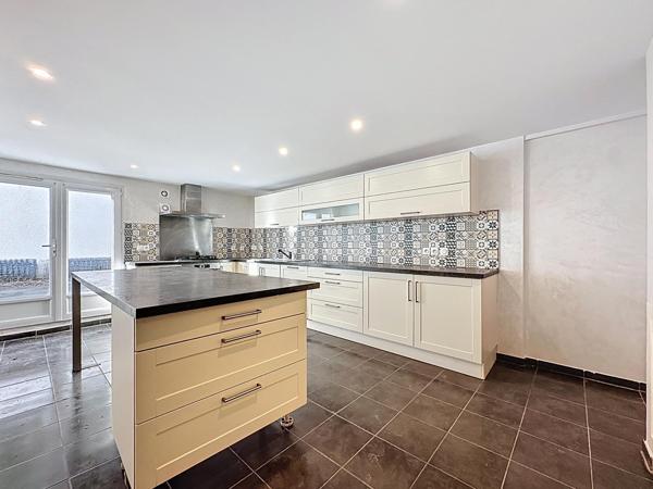 maison 7 pièces - 1400 m2 de terrain