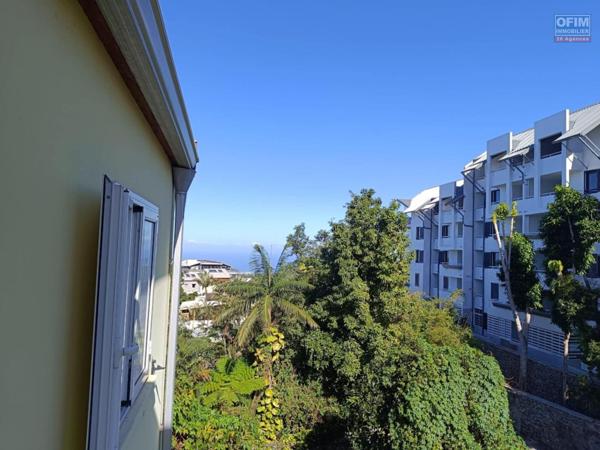 Appartement T2/3 en duplex à deux pas du centre ville du Tampon