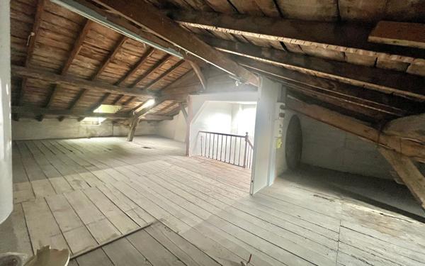 Appartement à vendre    1 pièce • 37,20 m2 Saintes