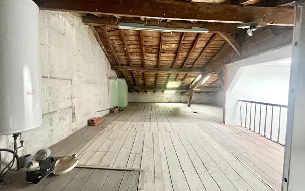 Appartement à vendre    1 pièce • 37,20 m2 Saintes