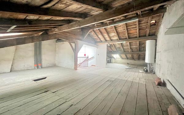 Appartement à vendre    1 pièce • 37,20 m2 Saintes