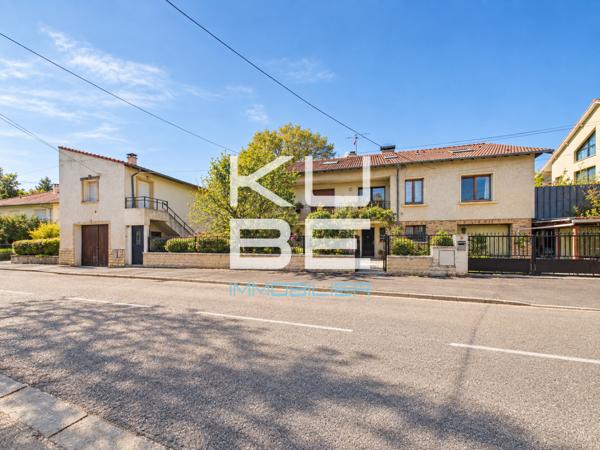 Maison de village 8 pièce(s) 3 chambre(s) 211.5 m²