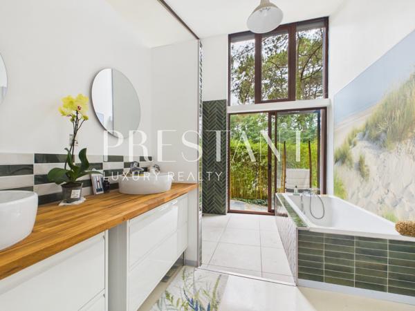 Villa d’architecte unique en première ligne face au lac de Lacanau, LACANAU