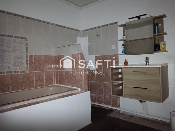 Maison comprenant trois chambres à Montreuil aux Lions 02310