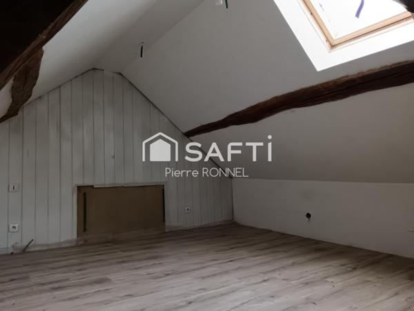 Maison comprenant trois chambres à Montreuil aux Lions 02310