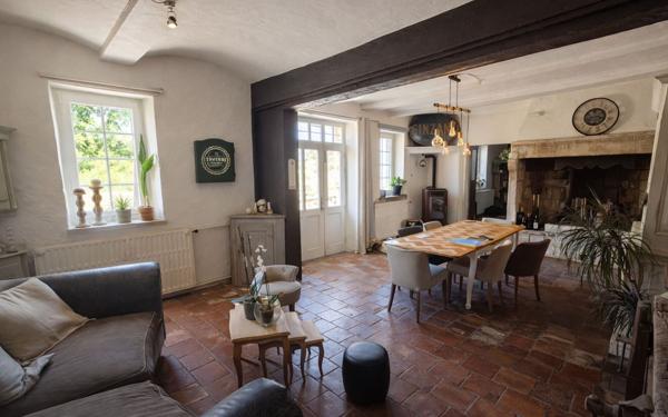 Maison à vendre    15 pièces •  Barjac