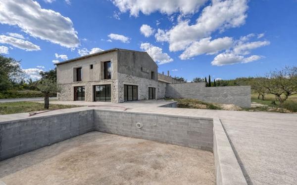 Maison à vendre    15 pièces •  Barjac