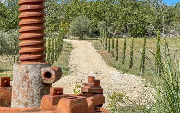 Maison à vendre    15 pièces •  Barjac