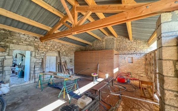 Maison à vendre    15 pièces •  Barjac