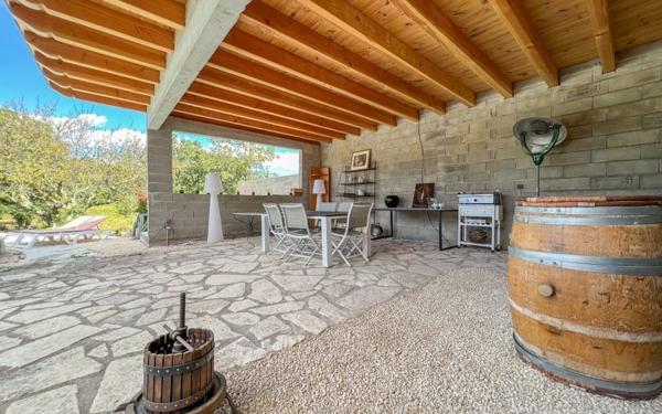 Maison à vendre    15 pièces •  Barjac