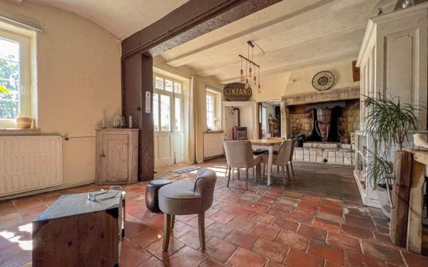 Maison à vendre    15 pièces •  Barjac