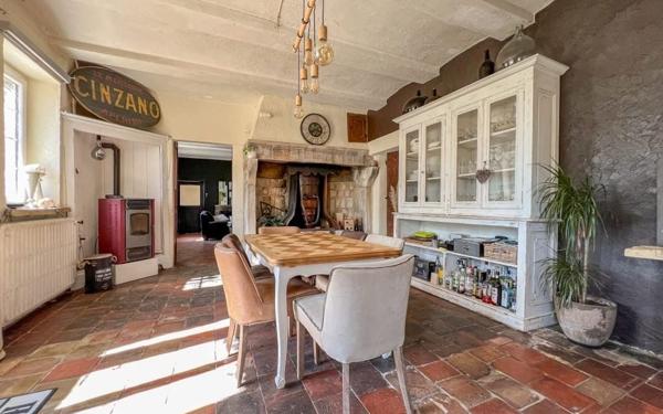 Maison à vendre    15 pièces •  Barjac