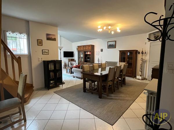 Maison à louer La Roche Sur Yon : 5 pièces, 154m² avec 4 chambre(s) à 1 300€ - AJP Immobilier La Roche-sur-Yon