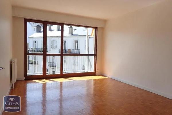 Appartement à louer 2 pièces 54m²