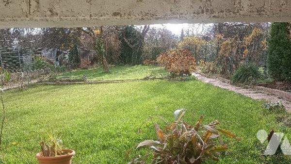 Jolie maison de 98 m² habitables avec garage et beau jardin de 400m².