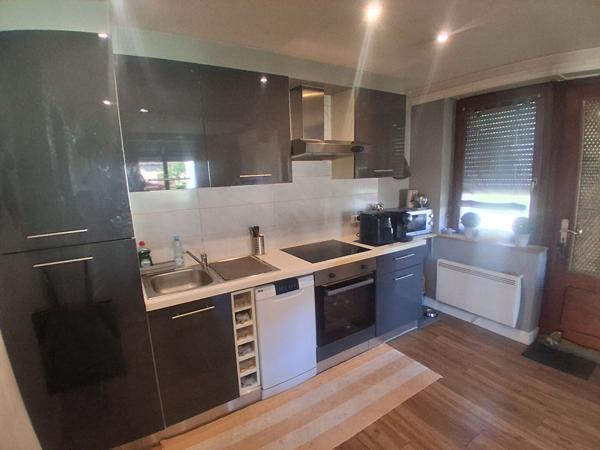 MAISON FAMILIALE AVEC JARDIN  398 M²  TERRAIN  SAINT-AMARIN