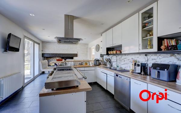 Maison à vendre    8 pièces • 238,28 m2 Dardilly