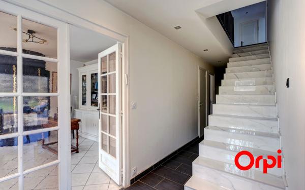 Maison à vendre    8 pièces • 238,28 m2 Dardilly